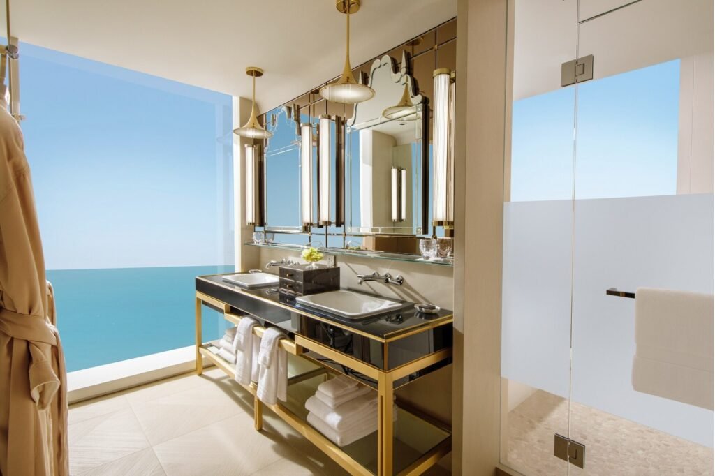 agm fab llc-fz enclave at wynn king bathroom photo credit: robert miller